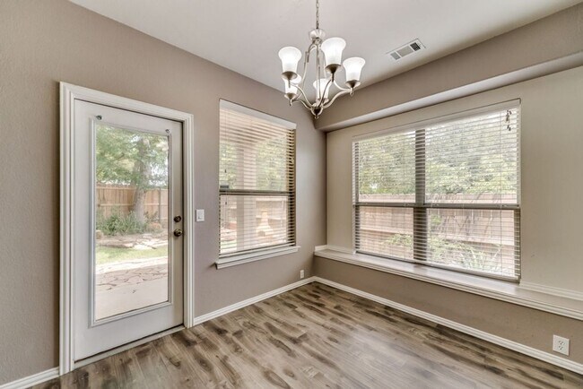 Foto del edificio - 4-bed 2.5-bath in McKinney's highly desira...