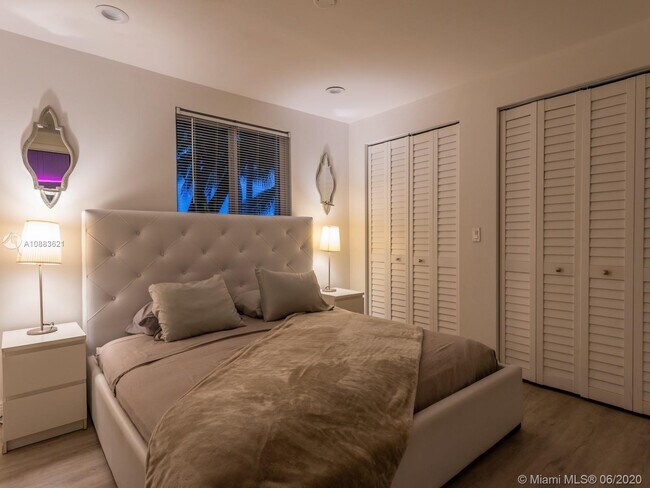 Foto del edificio - 1365 Bay Ter