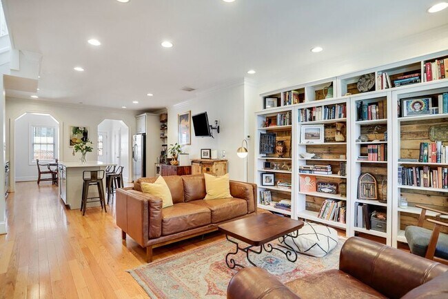 Building Photo - Modern Excellence in Eckington| 2 Parking ...