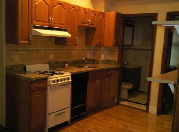 Primary Photo - 59 Linden St