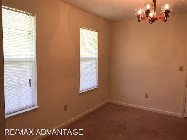 Building Photo - 5882 Sheldon Ct