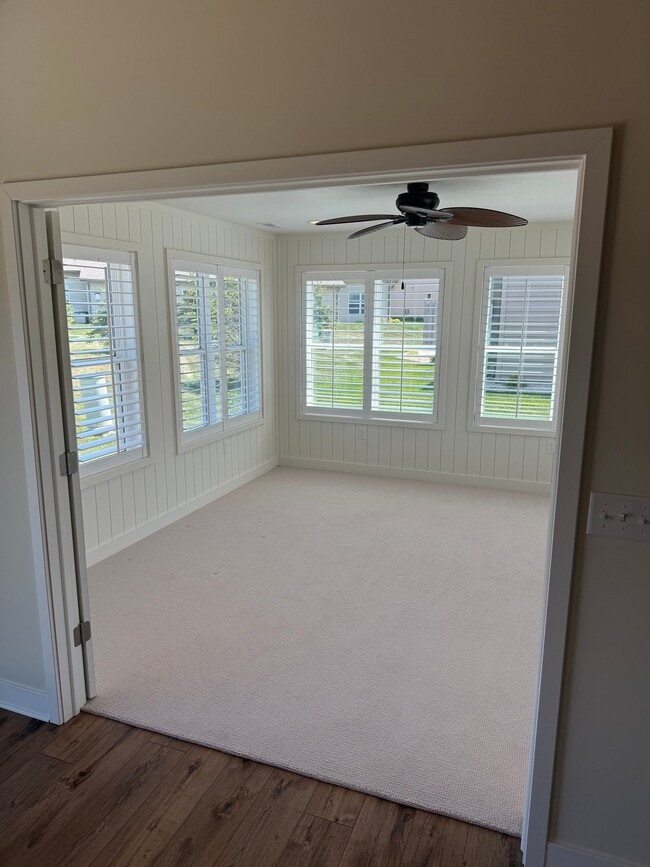 Building Photo - 7547 Marsh Hawk Dr