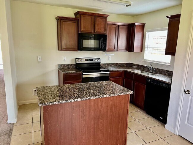 Building Photo - 8811 Nicoli Creek Dr