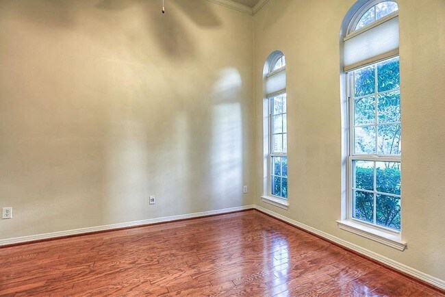 Building Photo - 30 S Oriel Oaks Cir