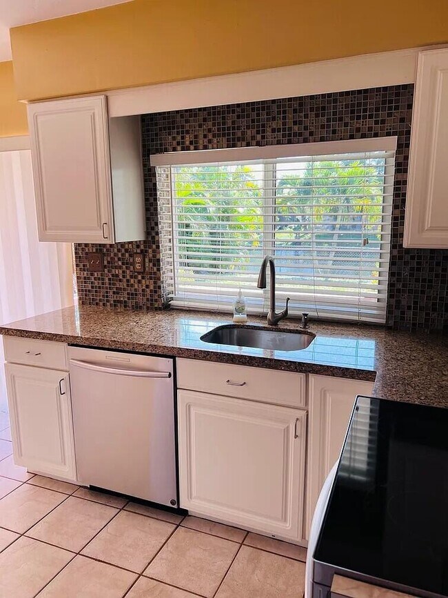 Foto del edificio - 8136 NW 21st Ct