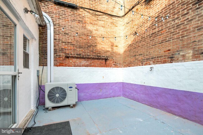 Building Photo - 1145 Mercy St