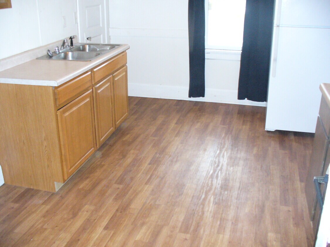 Primary Photo - 1609 12th Ave