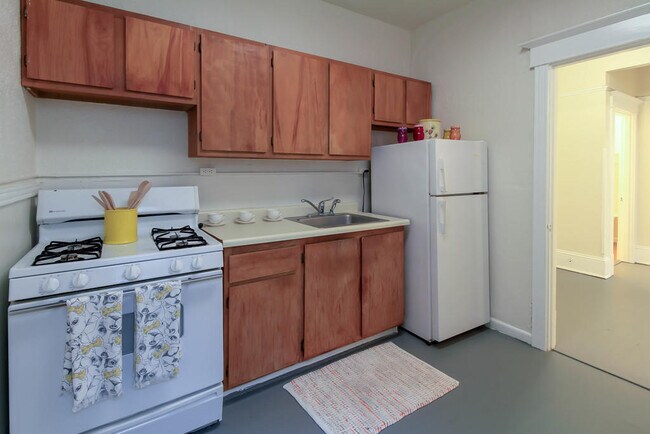 Building Photo - Paramount Apartments - 1 bedroom