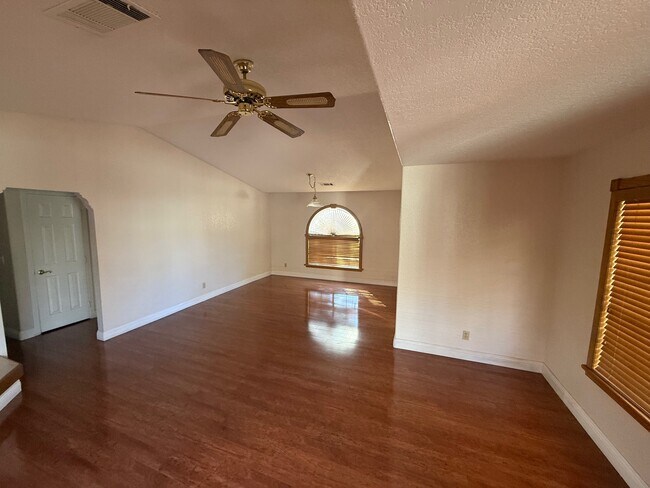 Foto del edificio - 1409 Santa Margarita St