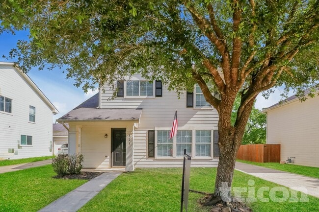 Building Photo - 823 Lightningbug Ln