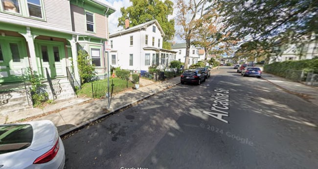 Building Photo - 2 Arcadia St