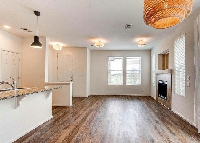 Foto del edificio - 8381 E 33rd Ave
