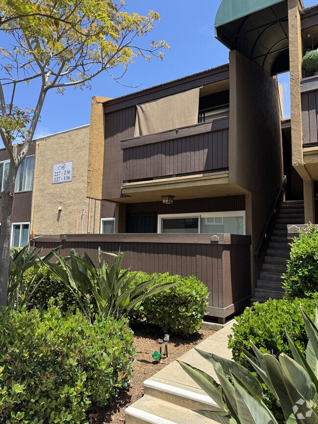 Building Photo - 3454 Castle Glen Dr