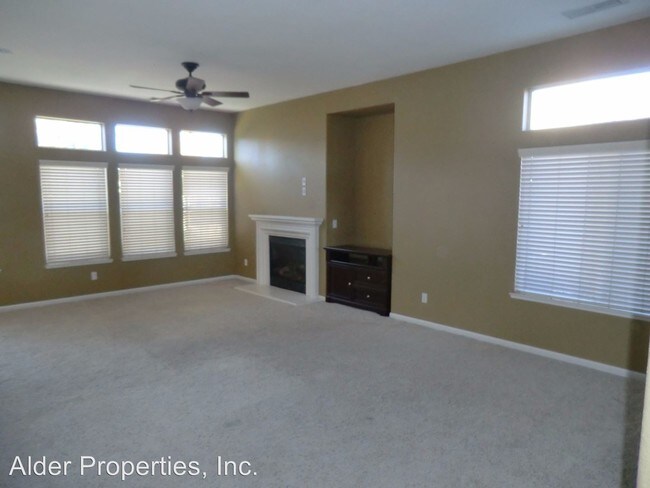 Building Photo - 3 br, 2 bath House - 1655 Sewell Dr
