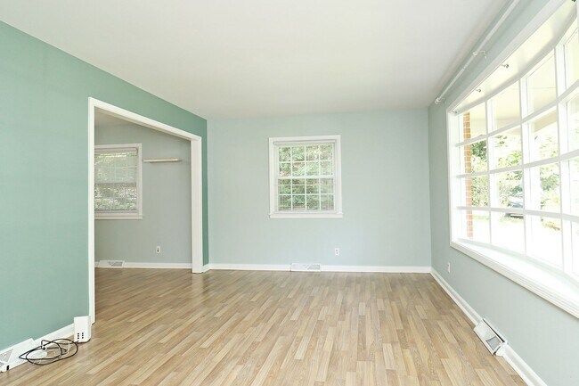 Foto del edificio - Convenient to Rt 29 & The Shops at Stonefield