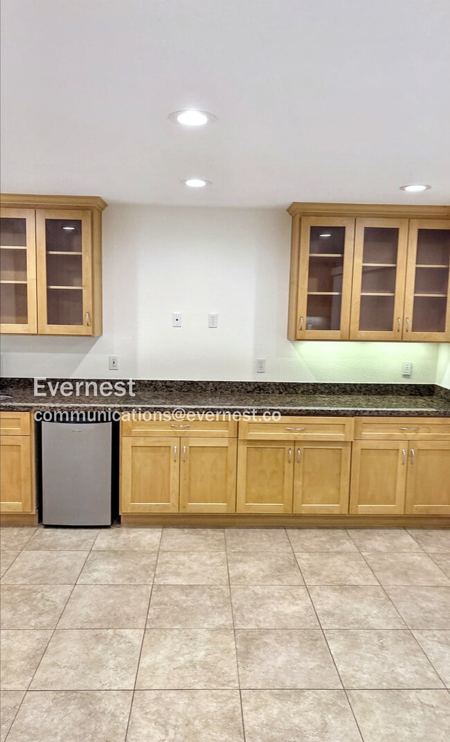 Building Photo - 6056 Elmbridge Dr