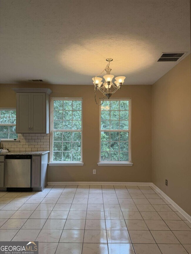 Building Photo - 92 Timber Ridge Dr
