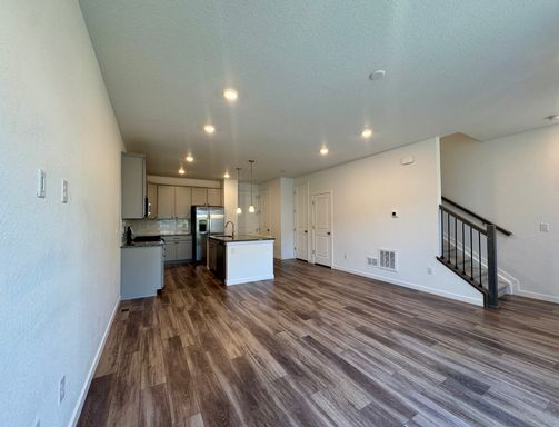 Foto del edificio - 3 Bedroom Townhouse New Build Available NO...