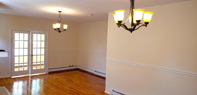 Building Photo - 117 Scheerer Ave