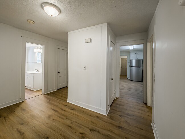 Foto del edificio - 1608 Central Ave