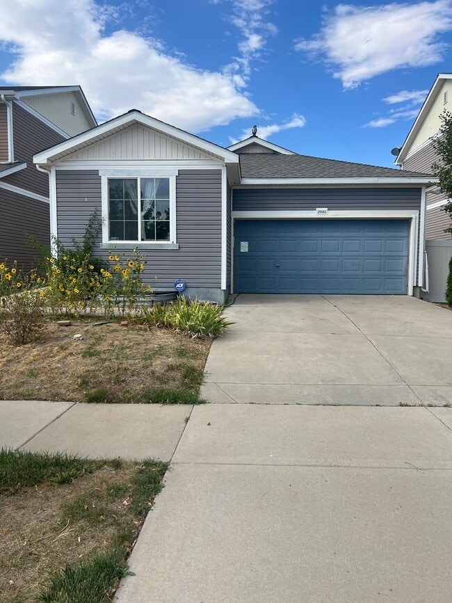 Building Photo - Three bathroom three bedroom home for rent