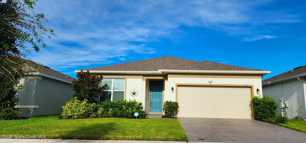 Foto principal - 2112 Live Oak Lake Rd