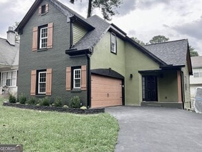 Building Photo - 208 Birch Rd