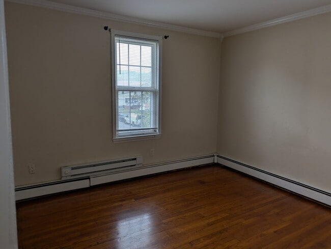 Building Photo - 138 Chestnut St