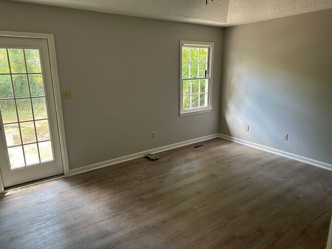 Foto del edificio - Charming 3-Bedroom Home in Athens, GA – Co...
