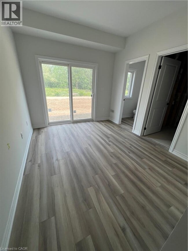 Building Photo - 290 Equestrian Way