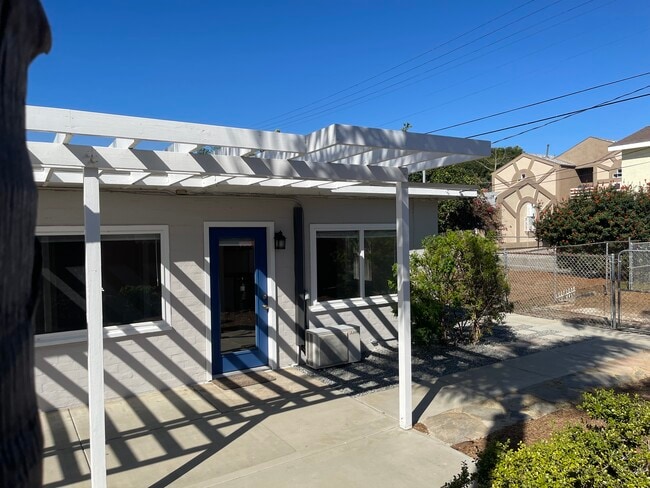 Unidad B - 324 S Freeman St