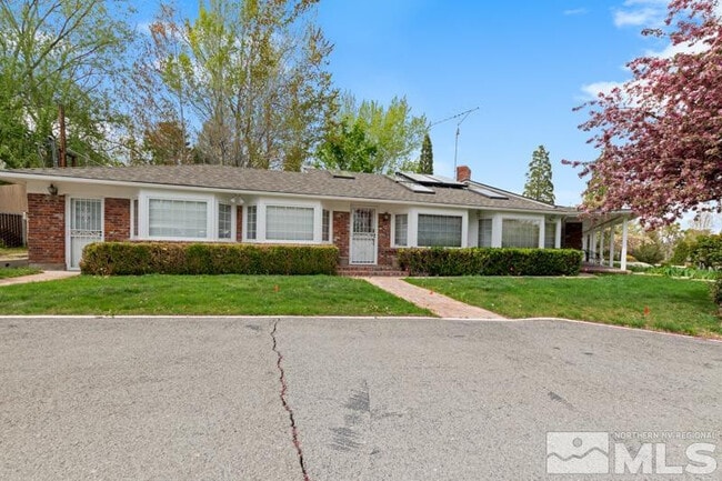 Building Photo - 1880 Meadowview Ln