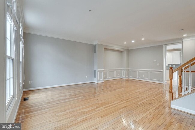 Foto del edificio - 8872 Ashgrove House Ln