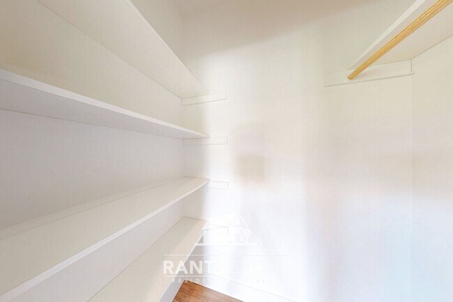 Foto del edificio - Modern Home in Trestlewood – Where Comfort Meets Community!