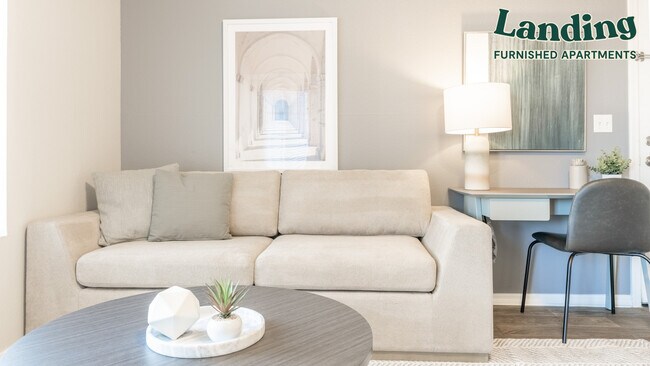 Foto del edificio - 5210 E Hampton Ave