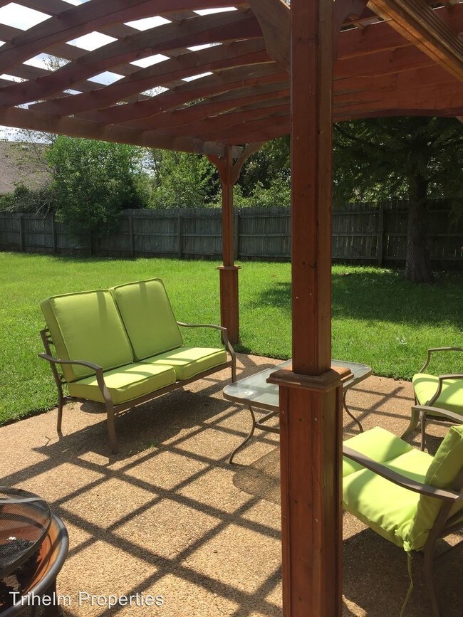 Foto del edificio - 3 br, 2 bath House - 445 Fairfield Drive