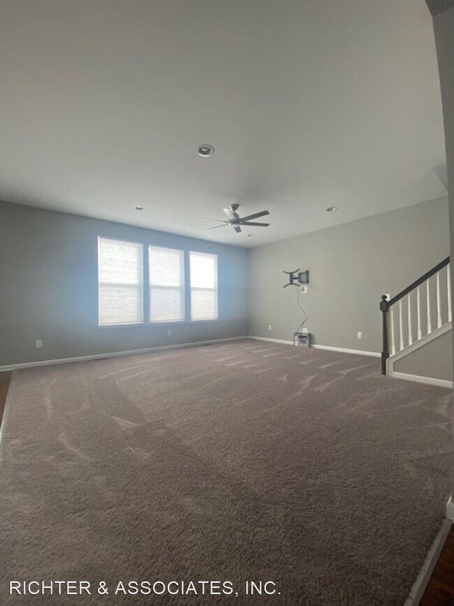 Building Photo - 4 br, 2.5 bath House - 36985 EVERETT DR