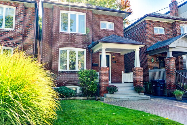Building Photo - 117 Deloraine Ave