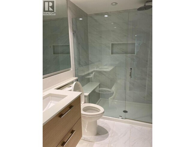 Building Photo - 6700 Dunblane Ave