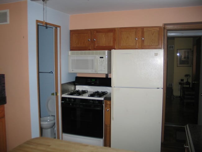 Kitchen - 34783 N Gerberding Ave