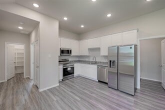 Building Photo - 11632 Vistawood St
