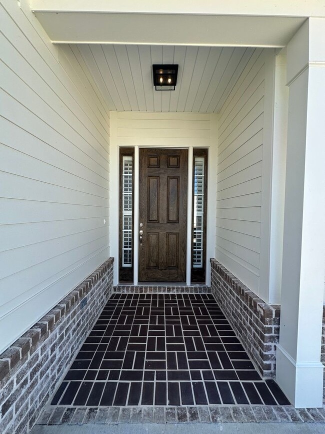 Building Photo - RENT IN FALLSCHASE HOA COMMUNITY, NEW CONS...