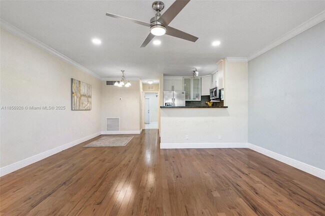 Foto del edificio - 2701 Middle River Dr