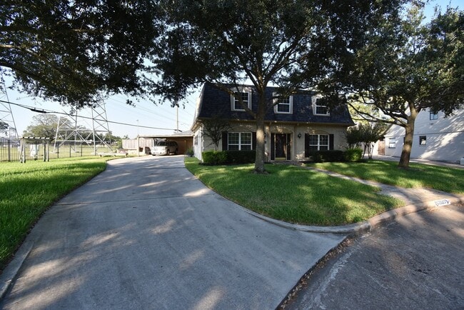 Building Photo - 2503 Southwick St