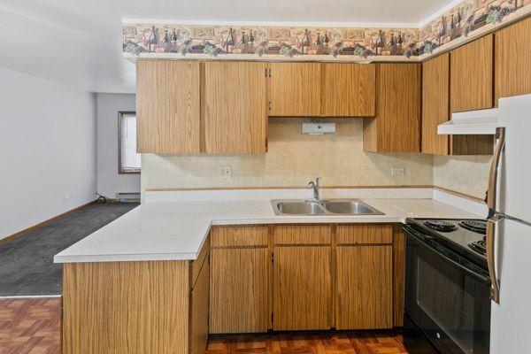 Foto del edificio - 17754 Rosewood Dr