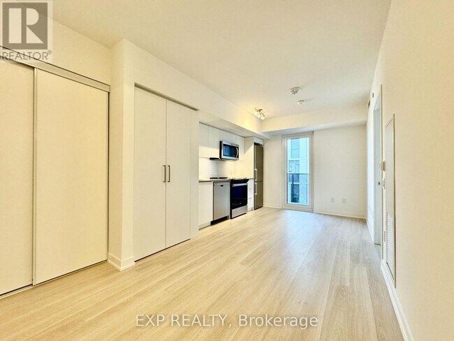 Photo du bâtiment - 500-500 Wilson Ave