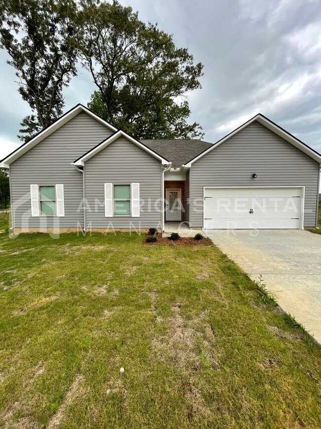 Foto del edificio - Home for Rent in Eva, AL!!! Available to V...