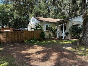 Building Photo - 8743 Buttercup St