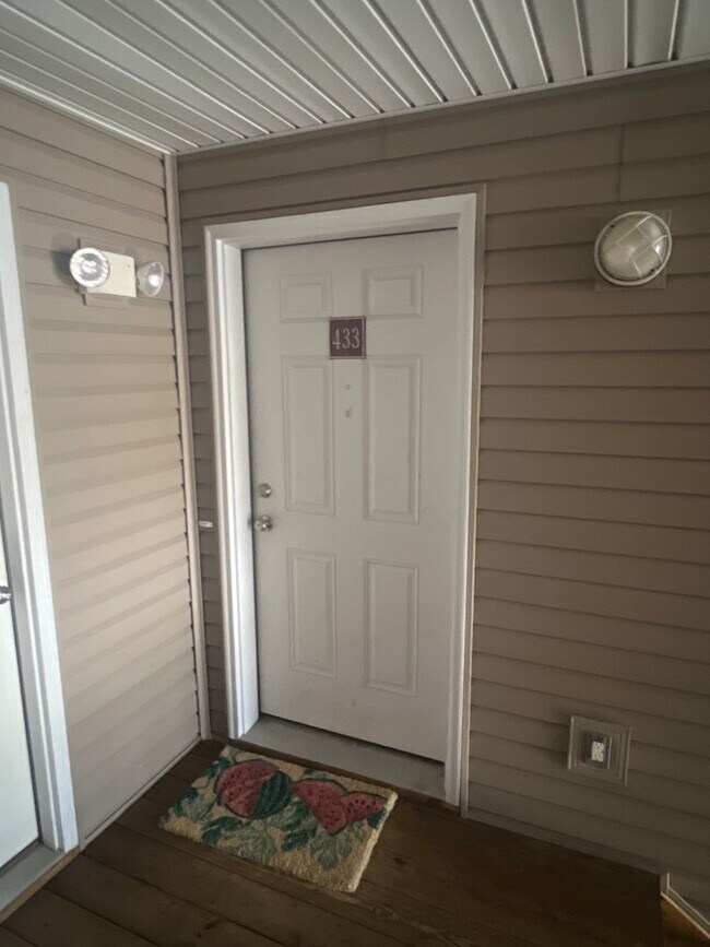 Foto del edificio - Newly Available - 1 Bedroom Condo- Availab...