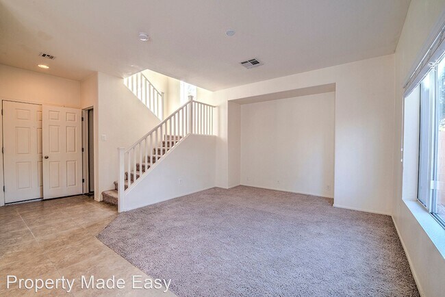 Building Photo - 3 br, 2.5 bath House - 921 Maple Pines Ave
